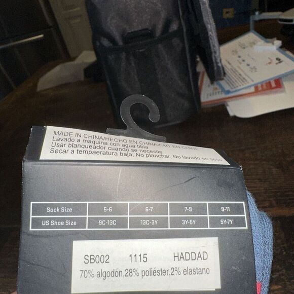 Nike SB Hazard High Socks Size Navy Red Youth Size 5Y-7Y - Picture 3 of 3